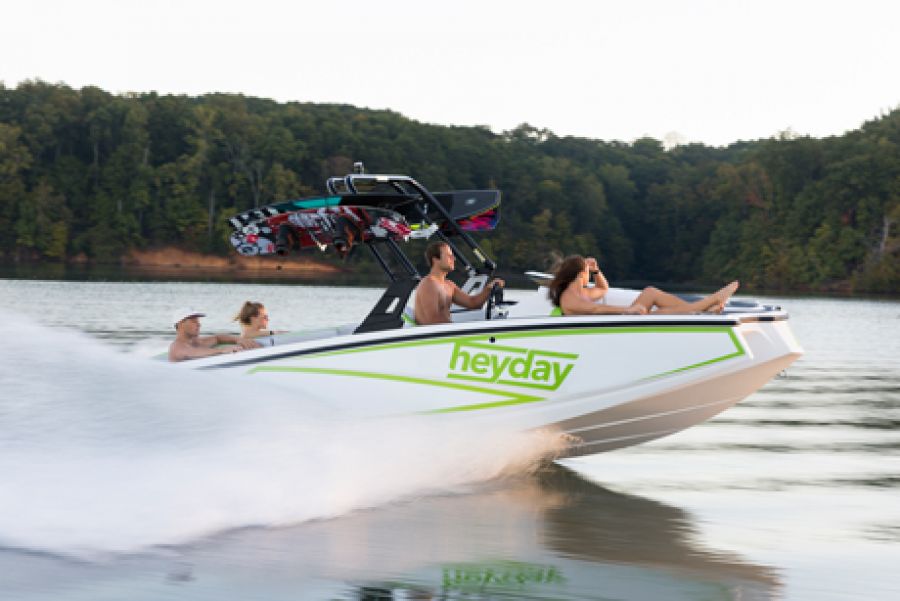 El modelo Heyday VT-1 de bayliner revoluciona el Wake