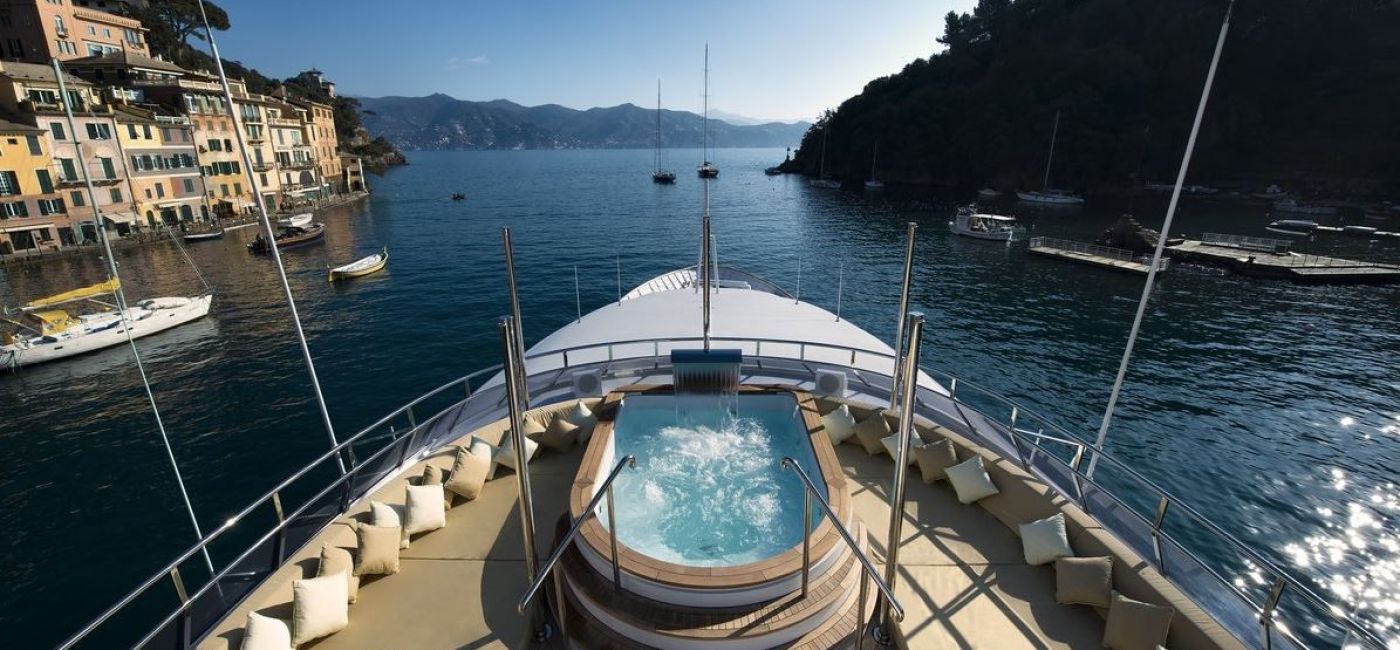 Atraca en Ibiza un súper yate que se alquila por 230.000 euros a la semana. Te lo enseñamos