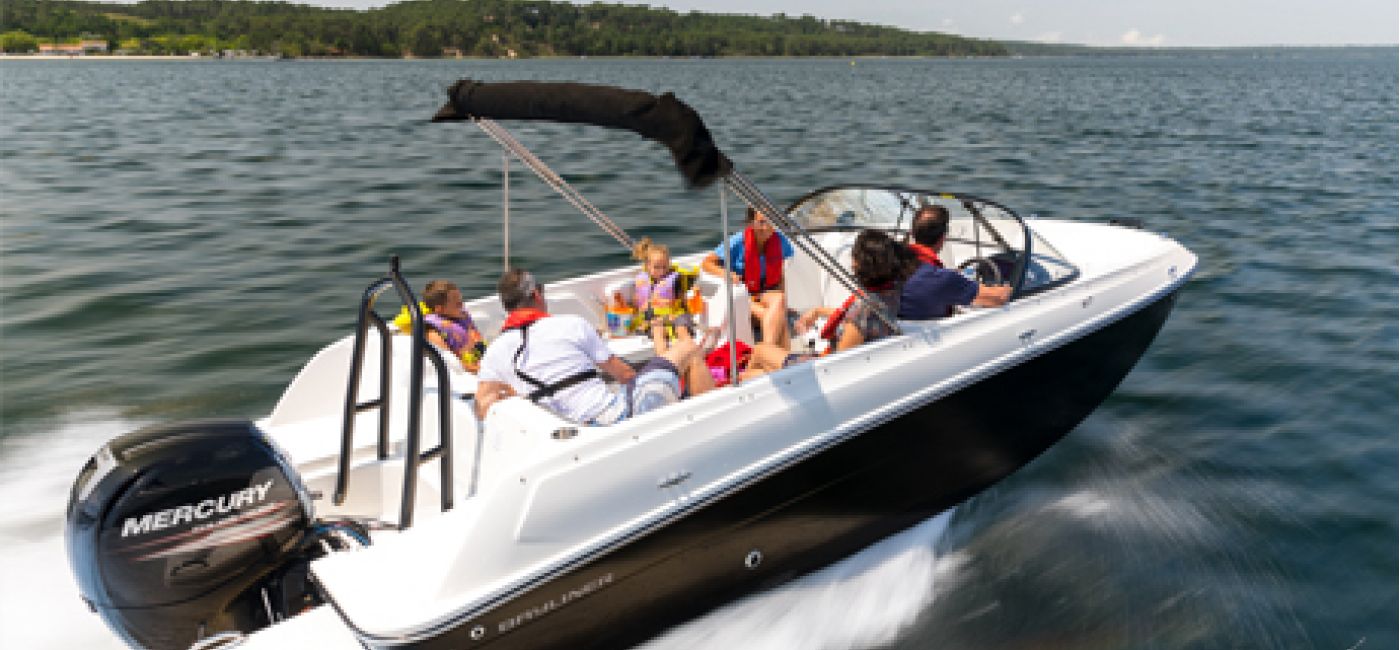 La nueva Element E7 es la última incorporación a la exitosa gama "Deck Boats" de Bayliner